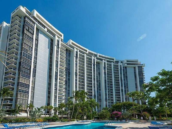 Nine Island - Florida Waterfront Condos
